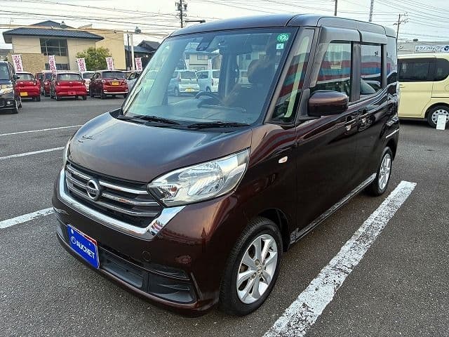 NISSAN