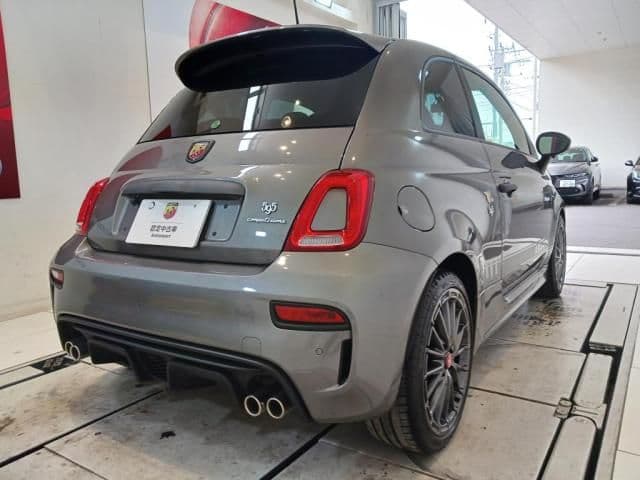 Car thumbnail 2