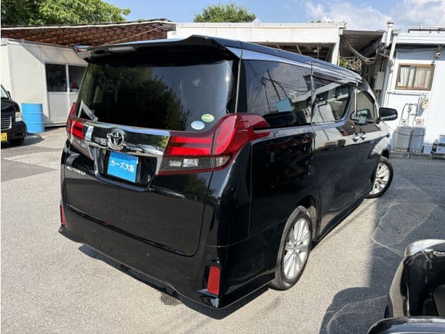 Car thumbnail 3