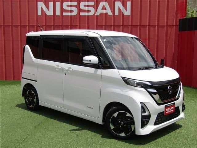 NISSAN