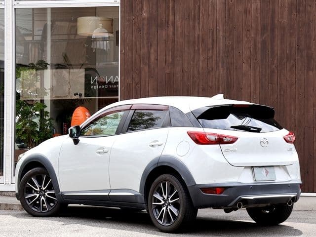 Car thumbnail 3