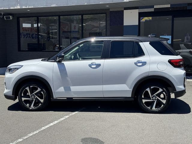 Car thumbnail 4