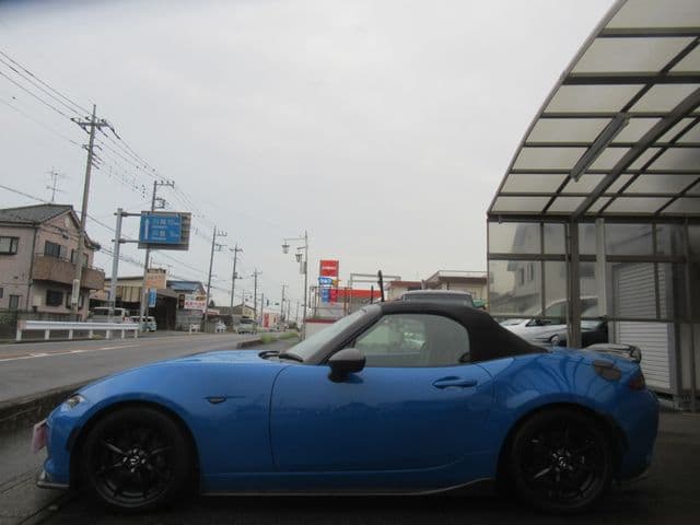 Car thumbnail 4