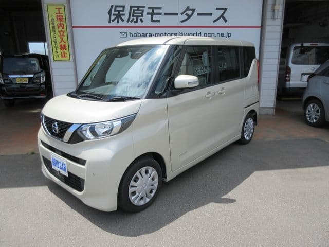 NISSAN