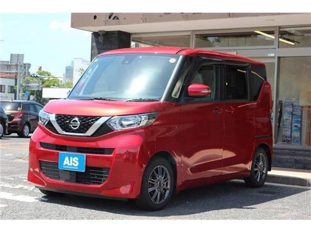 NISSAN
