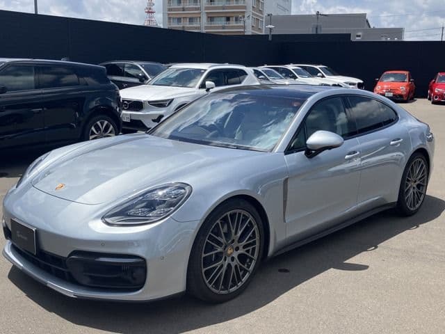 PORSCHE
