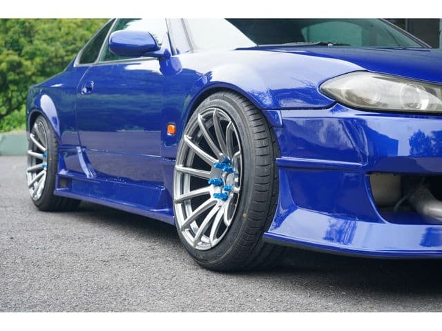 Car thumbnail 3