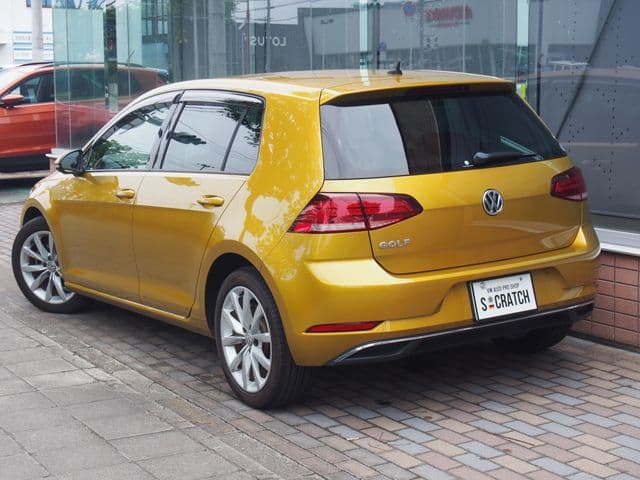 Car thumbnail 3