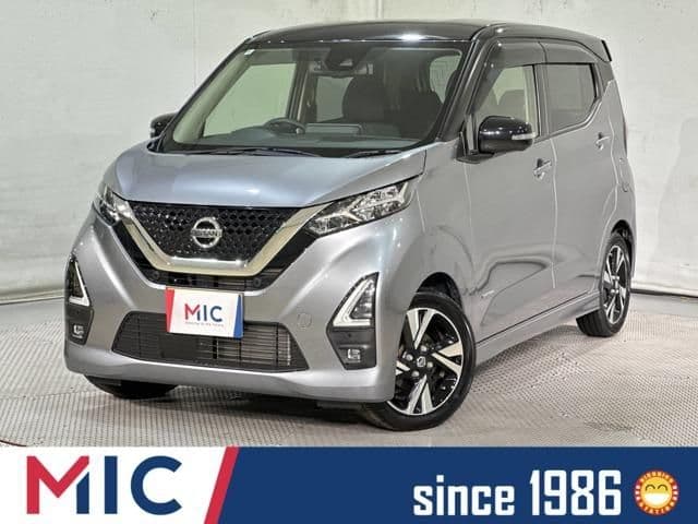 NISSAN