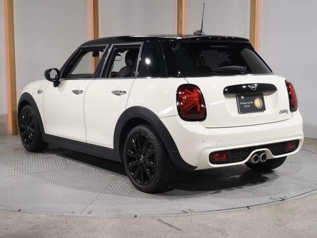 Car thumbnail 2