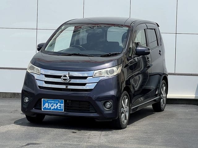 NISSAN