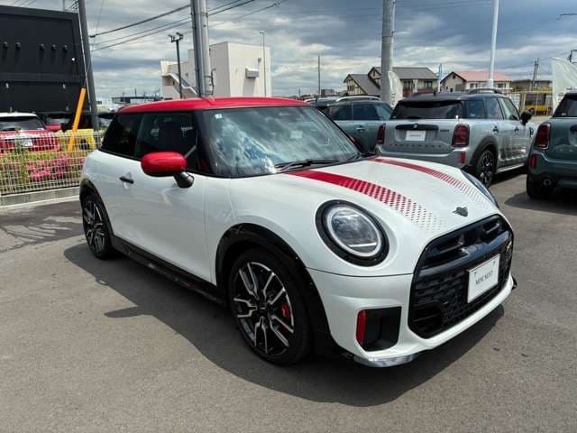 Car thumbnail 3