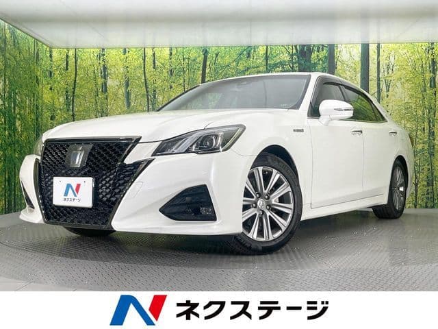 TOYOTA CROWN sedan hybrid
