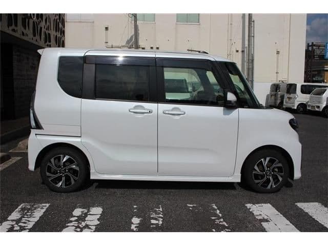 Car thumbnail 4