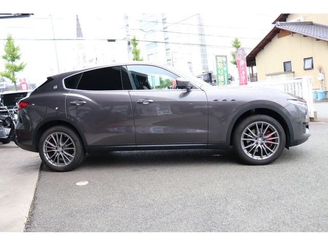 Car thumbnail 4