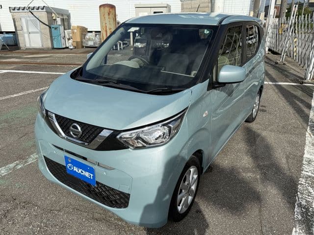 NISSAN