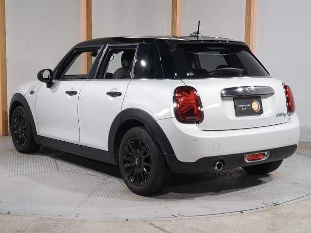 Car thumbnail 2