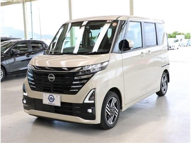 NISSAN