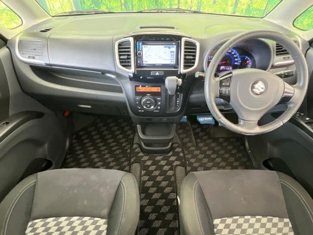 Car thumbnail 3