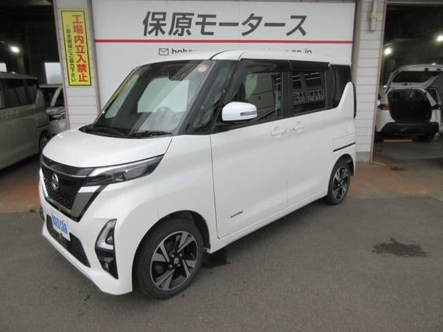 NISSAN