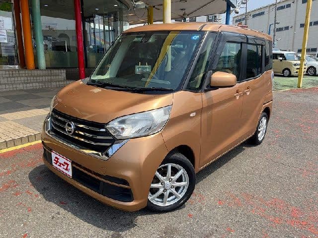 NISSAN