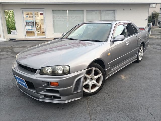 NISSAN SKYLINE