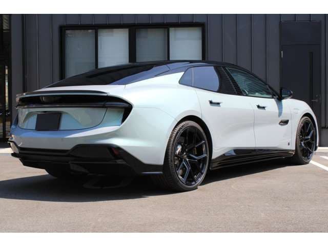 Car thumbnail 3