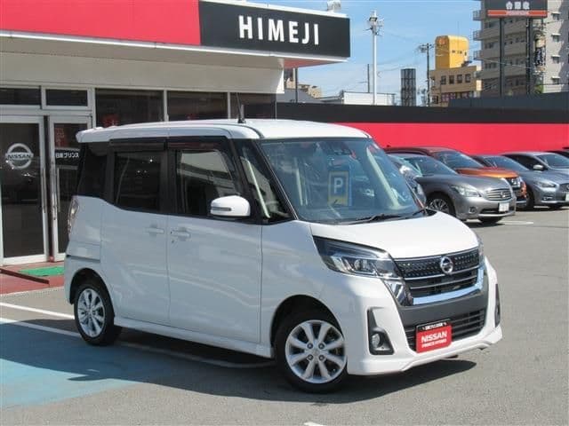 NISSAN