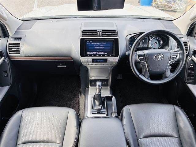 Car thumbnail 3