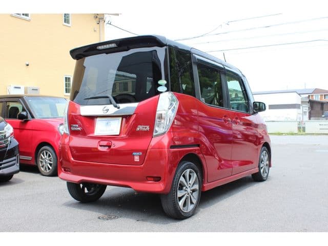 Car thumbnail 3