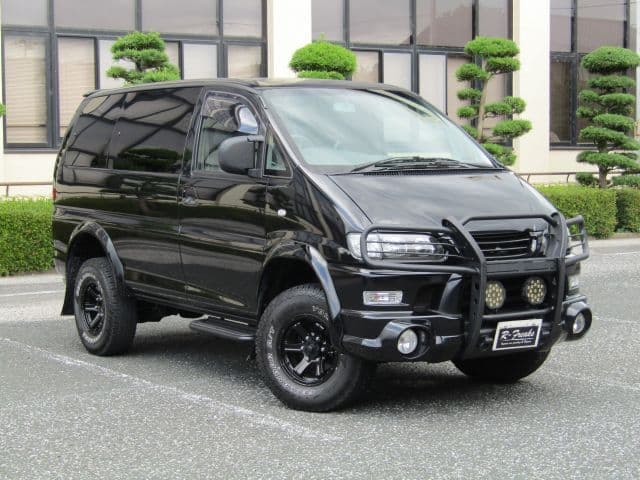 MITSUBISHI DELICA SPACE GEAR  4WD