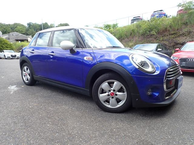 Car image 1
