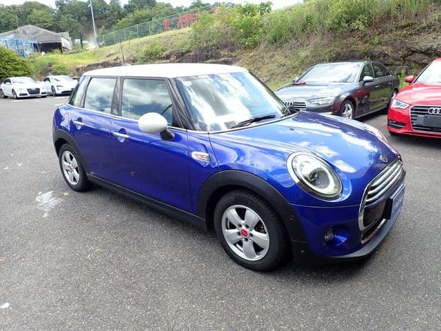 Car thumbnail 4