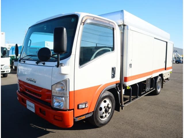 ISUZU