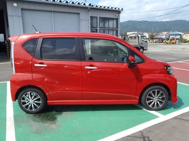 Car thumbnail 4