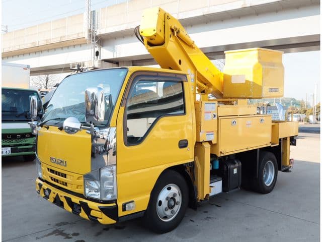 ISUZU