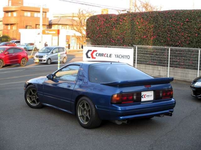 Car thumbnail 3
