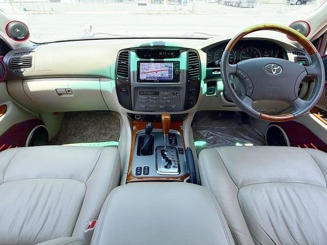 Car thumbnail 3