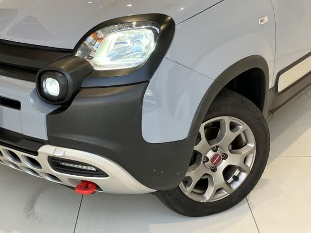 Car thumbnail 3