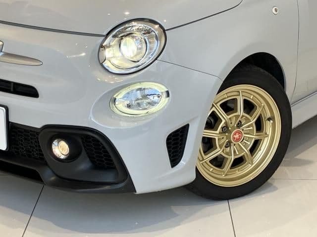 Car thumbnail 3