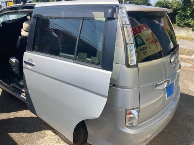 Car thumbnail 4