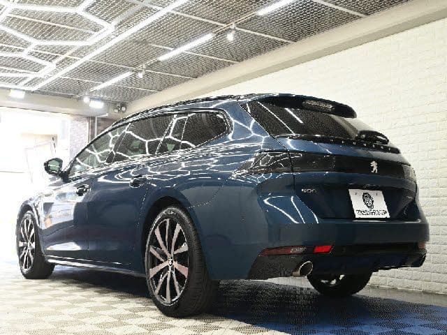 Car thumbnail 3