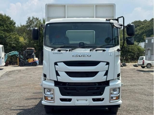 ISUZU