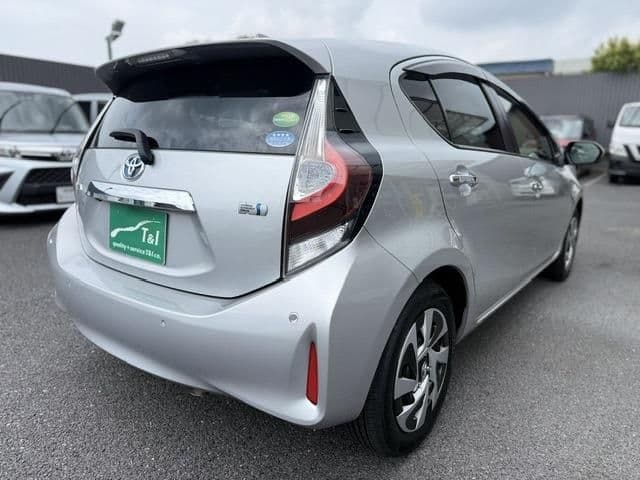 Car thumbnail 2