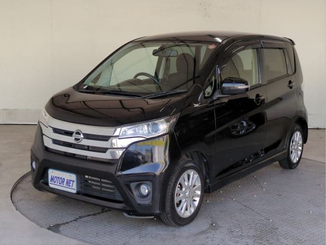 NISSAN