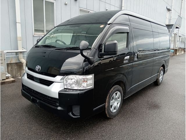 TOYOTA HIACE COMMUTER