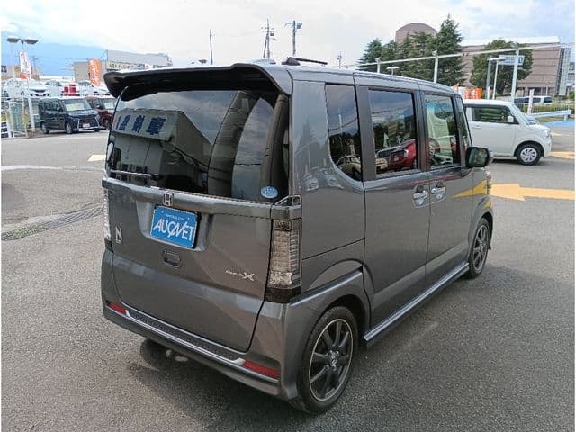 Car thumbnail 2