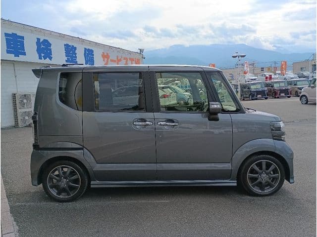 Car thumbnail 4