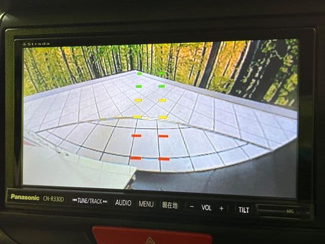 Car thumbnail 4