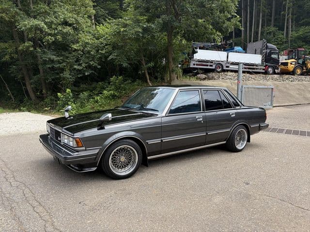 TOYOTA MARK2 sedan
